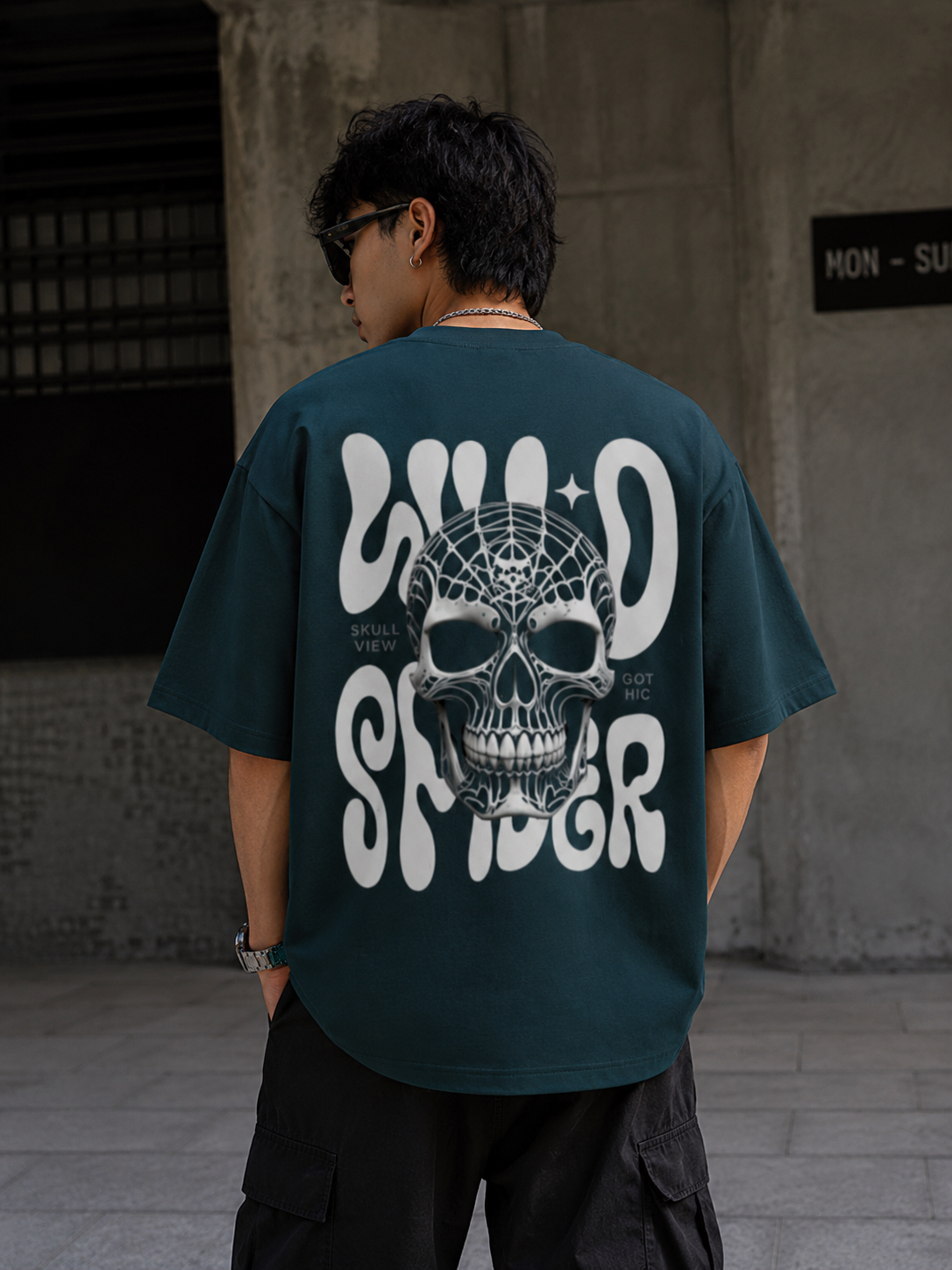 Wearflex “Wild Spider” Oversized Graphic T-Shirt – Dark Streetwear Edition