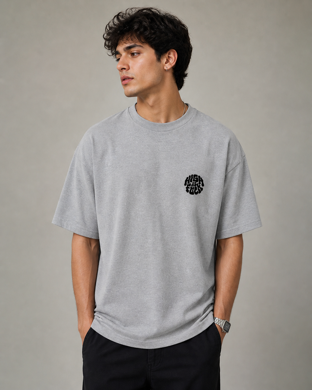 Minimal Logo Oversized T-Shirt – Premium Streetwear Fit