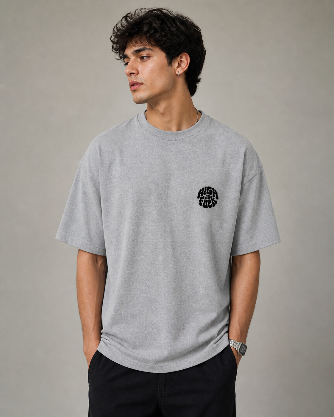 Minimal Logo Oversized T-Shirt – Premium Streetwear Fit