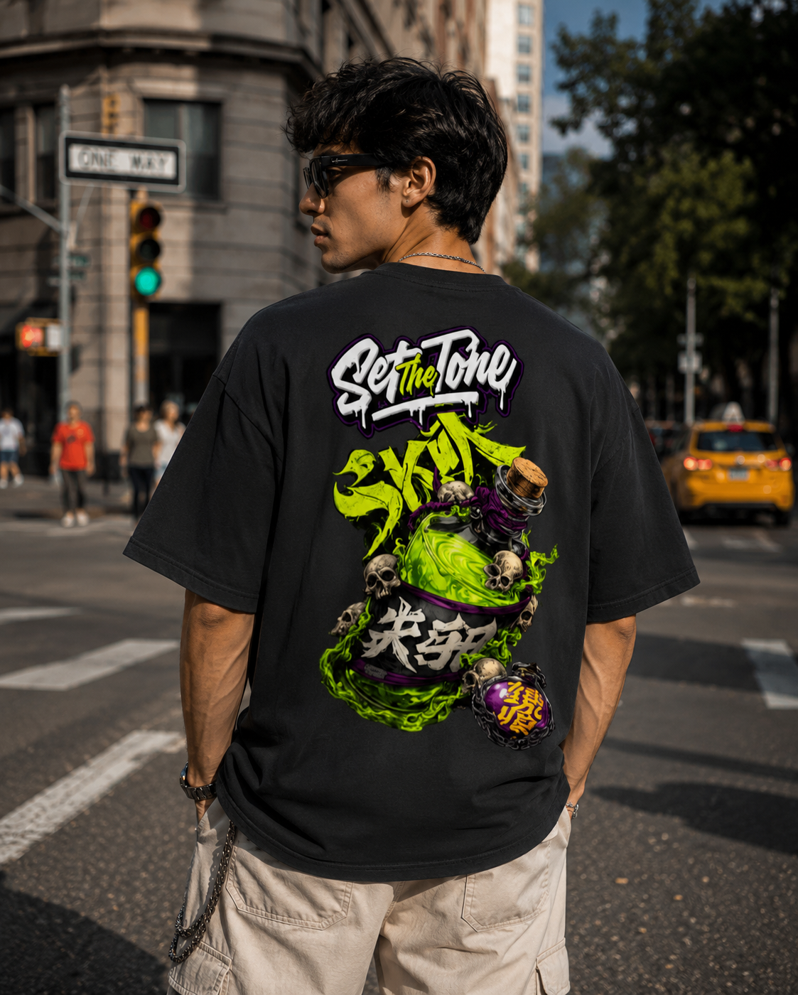 SET THE TONE Oversized Graphic T-Shirt